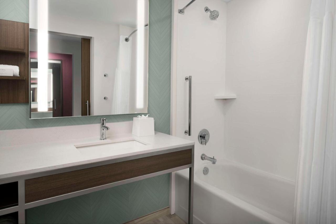 Hilton Garden Inn Pensacola Downtown Eksteriør billede